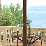 4pax On The With Garden, Sea View, Terrace & Parking - Ap A1 Apartman