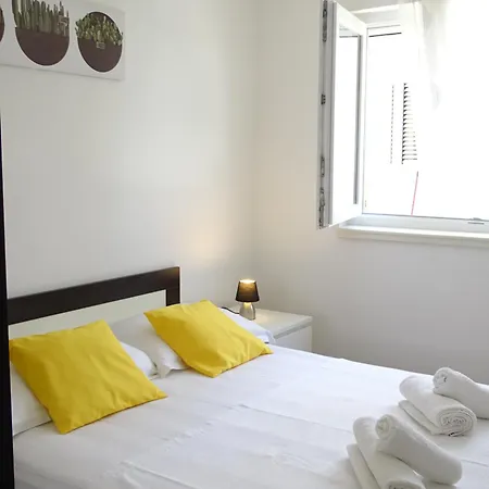 4pax On The With Garden, Sea View, Terrace & Parking - Ap A1 Apartment