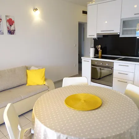 4pax On The With Garden, Sea View, Terrace & Parking - Ap A1 * Mimice